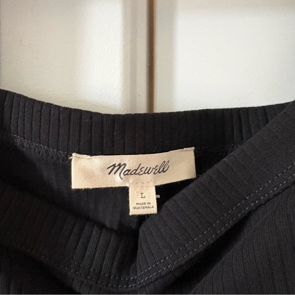 The Tailored Crop Tank in Sleekhold - Picture 3 of 6